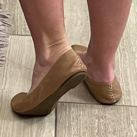Lucky Brand tan flats 8 comfortable shoes - Picture 4 of 6